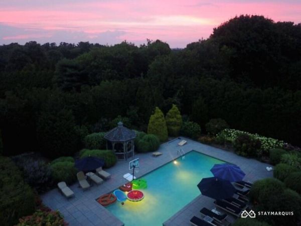 Hamptons Home 1020356