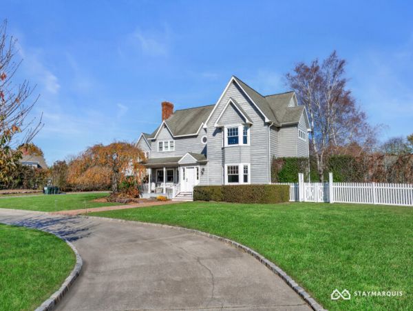 Hamptons Home 1020356