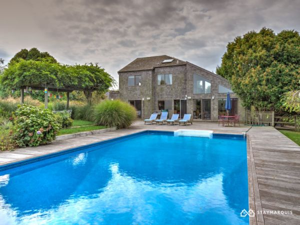 Hamptons Home 1020357