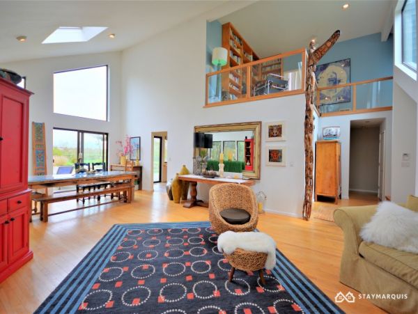 Hamptons Home 1020357