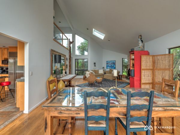 Hamptons Home 1020357