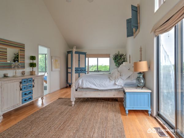 Hamptons Home 1020357