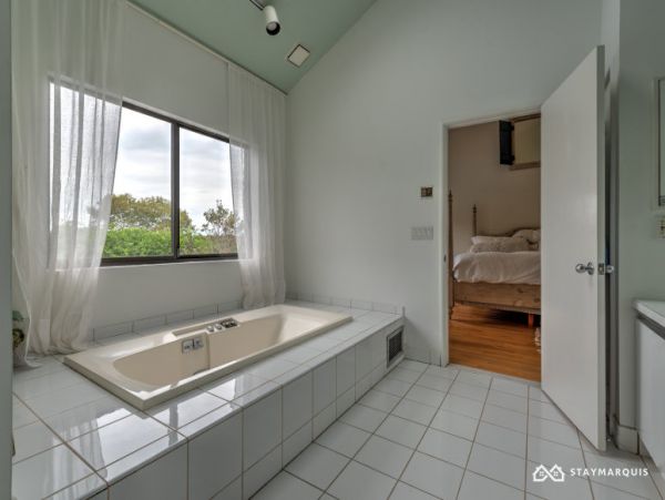 Hamptons Home 1020357