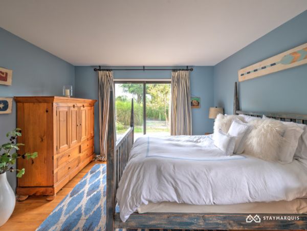 Hamptons Home 1020357