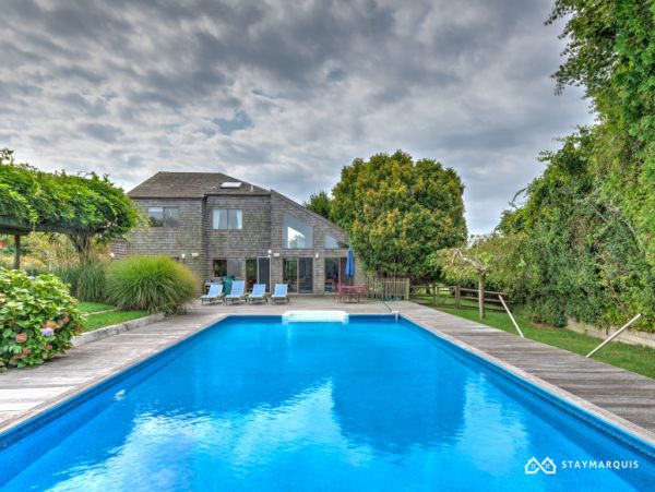 Hamptons Home 1020357
