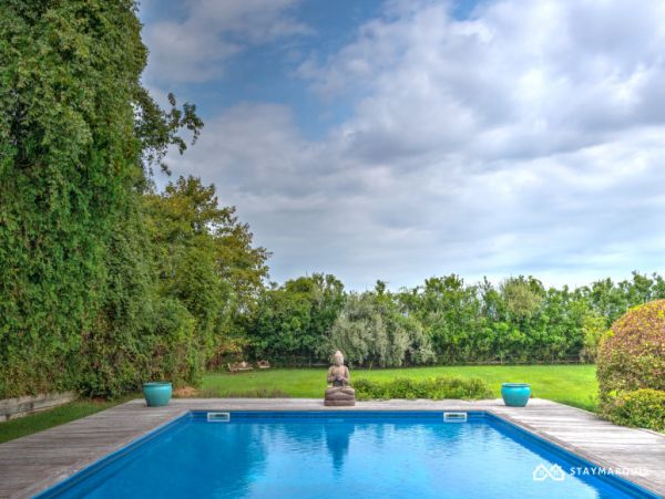 Hamptons Home 1020357