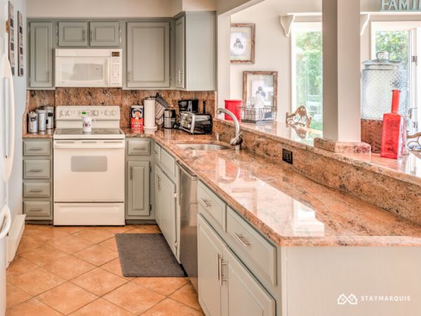 Hamptons Home 1020359