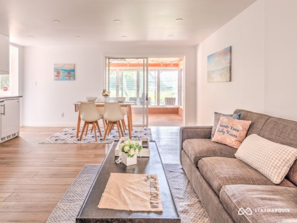 Hamptons Home 1020359