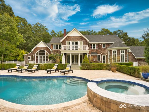Hamptons Home 1020360