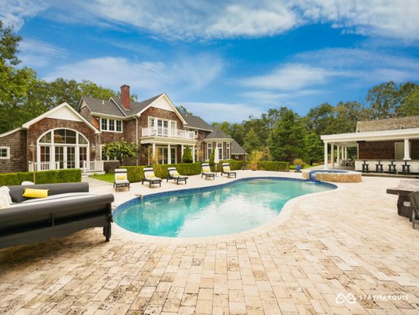Hamptons Home 1020360