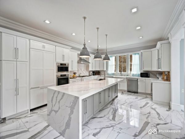 Hamptons Home 1020360
