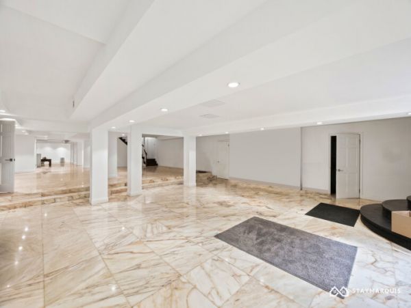 Hamptons Home 1020360