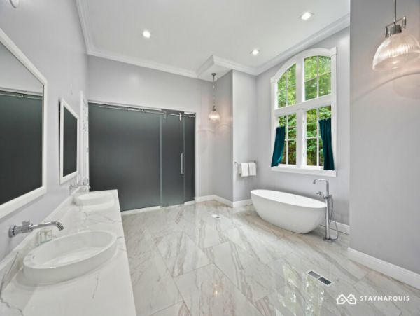 Hamptons Home 1020360