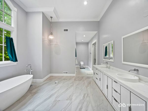 Hamptons Home 1020360