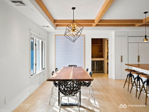 Hamptons Home 1020362