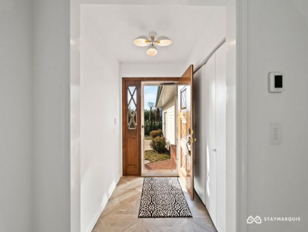 Hamptons Home 1020362