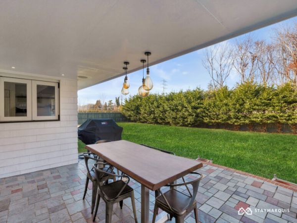Hamptons Home 1020362