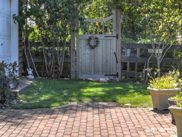 Hamptons Home 1020363