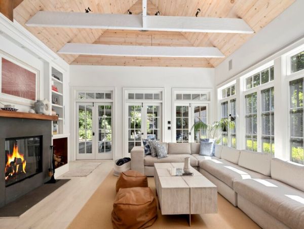 Hamptons Luxury Vacation Pool Home 4 Bedrooms Sleeps 10