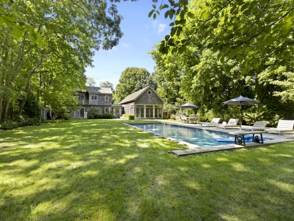 Hamptons Luxury Vacation Pool Home 4 Bedrooms Sleeps 10