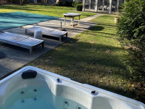 Hamptons Luxury Vacation Pool Home 4 Bedrooms Sleeps 10