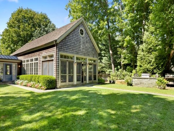 Hamptons Luxury Vacation Pool Home 4 Bedrooms Sleeps 10