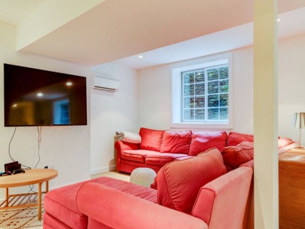 Hamptons Luxury Vacation Pool Home 4 Bedrooms Sleeps 10