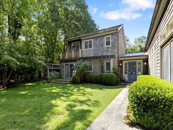 Hamptons Luxury Vacation Pool Home 4 Bedrooms Sleeps 10