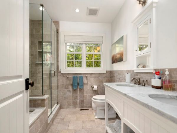 Hamptons Luxury Vacation Pool Home 4 Bedrooms Sleeps 10