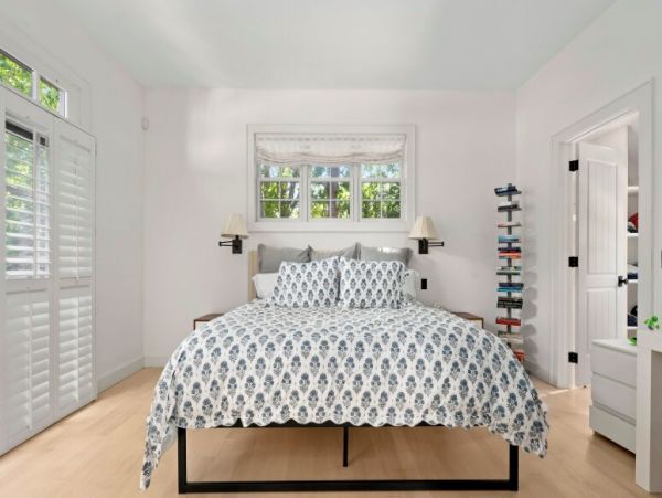 Hamptons Luxury Vacation Pool Home 4 Bedrooms Sleeps 10