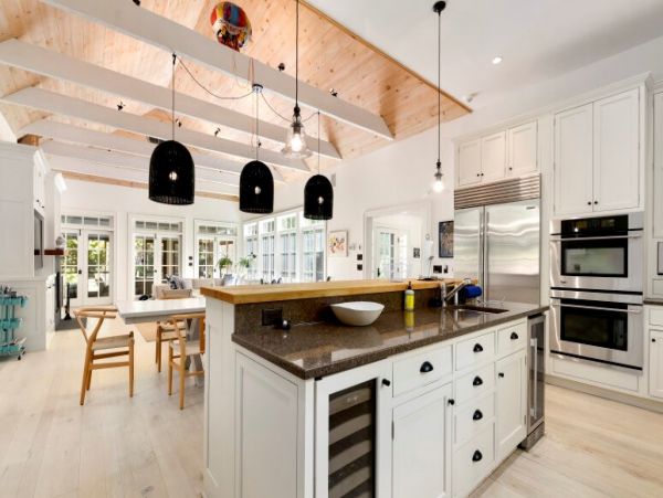 Hamptons Luxury Vacation Pool Home 4 Bedrooms Sleeps 10