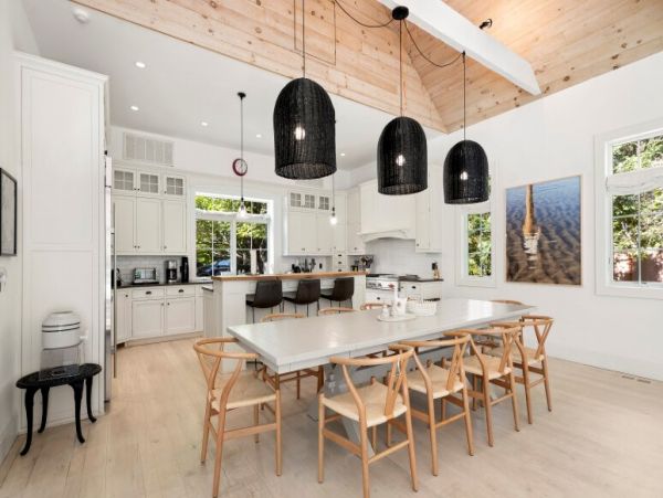 Hamptons Luxury Vacation Pool Home 4 Bedrooms Sleeps 10