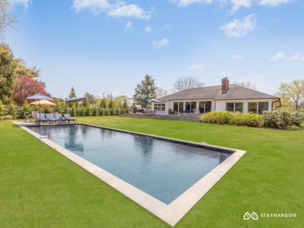 Hamptons Home 1020365