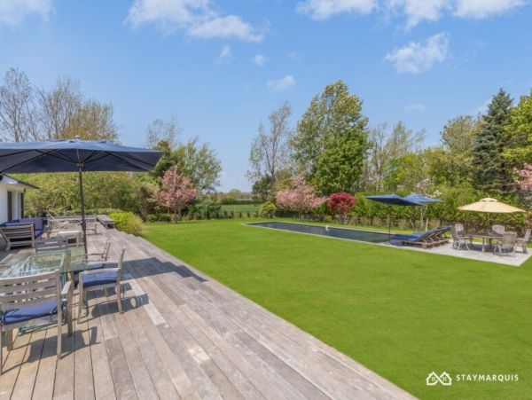 Hamptons Home 1020365