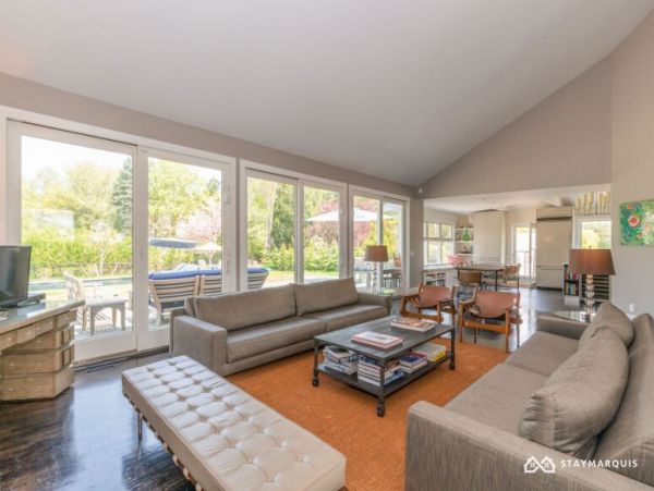 Hamptons Home 1020365