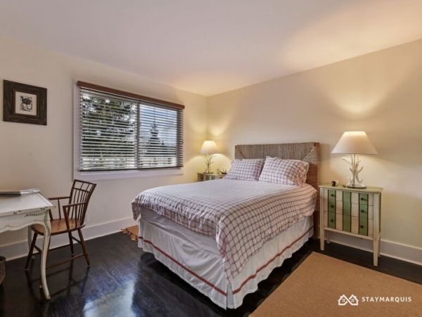 Hamptons Home 1020365