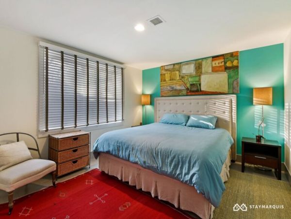 Hamptons Home 1020365