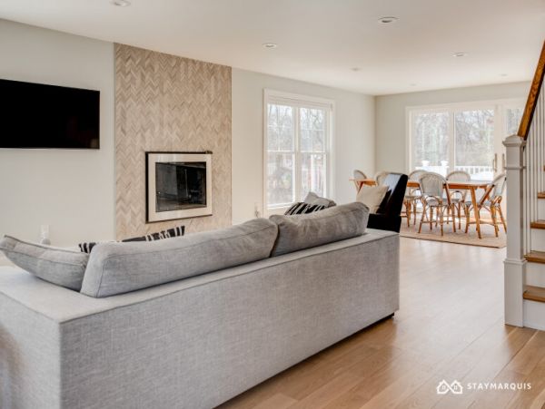 Hamptons Home 1020366