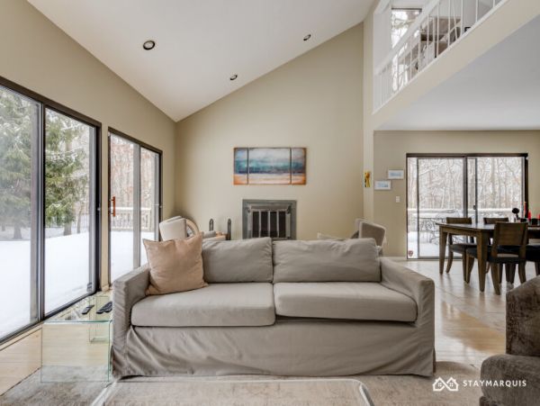 Hamptons Home 1020367