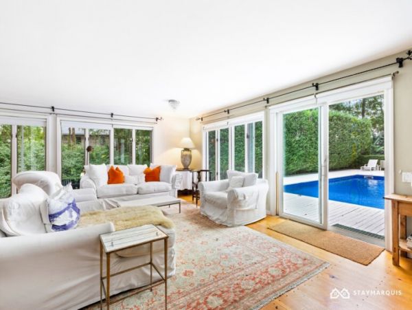Hamptons Home 1020370