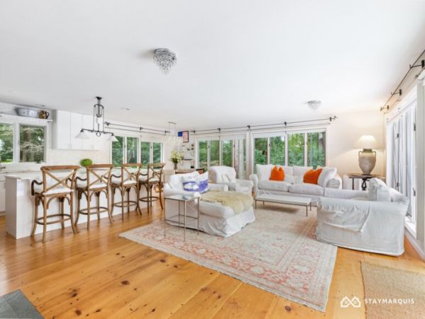 Hamptons Home 1020370