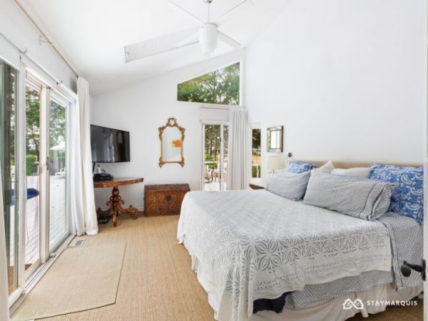 Hamptons Home 1020370