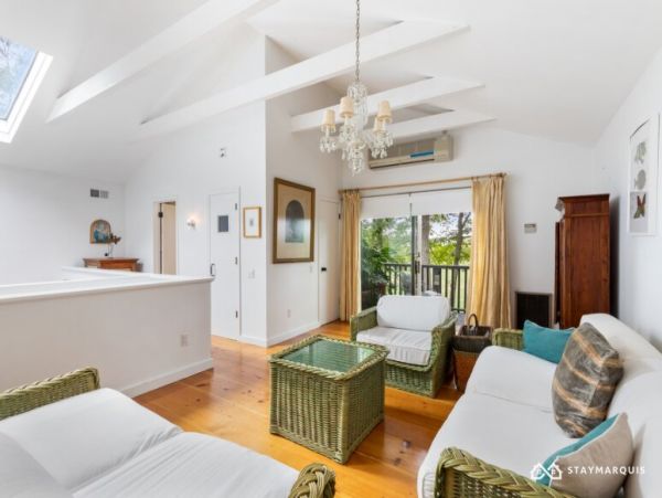 Hamptons Home 1020370