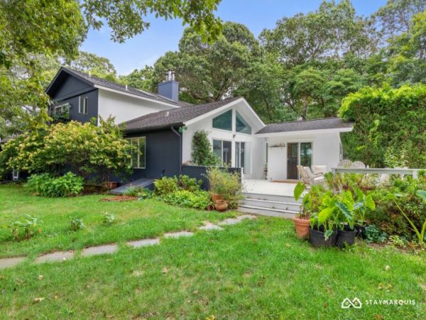 Hamptons Home 1020370