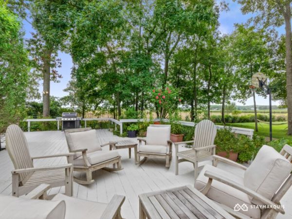 Hamptons Home 1020370