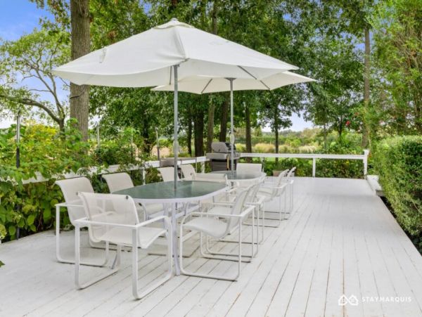Hamptons Home 1020370