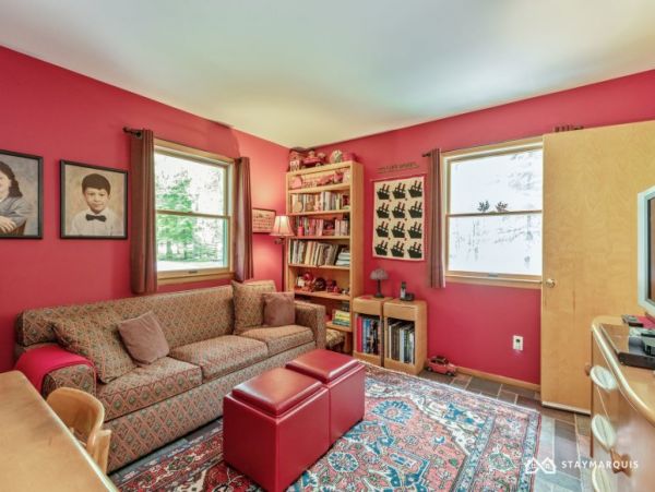 Hamptons Home 1020371