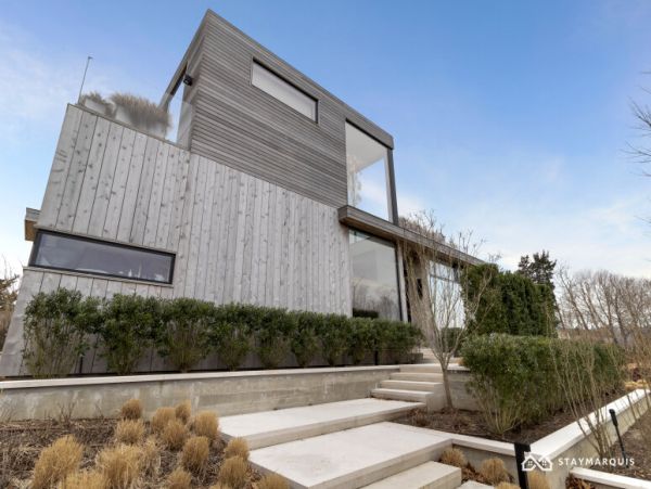 Hamptons Home 1020372