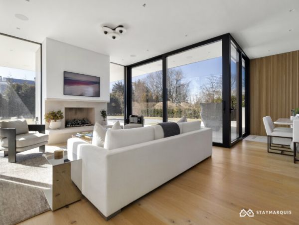 Hamptons Home 1020372
