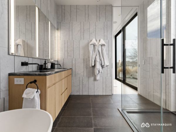 Hamptons Home 1020372